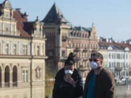 Peste 3.000 de cazuri zilnice de COVID-19, pentru prima dată în Cehia