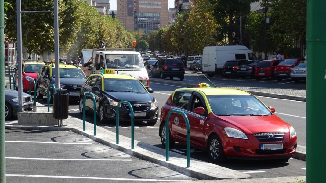 Primăria municipiului Râmnicu Vâlcea a finalizat amenajările din zona ”Cina”, inclusiv realizarea unei noi staţii de taximetre