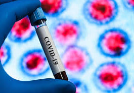 Coronavirusul devine tot mai contagios, dar nu și mai mortal, susţin experţi americani