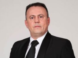 Damian Butnariu a recunoscut în instanţă că a întreţinut relaţii sexuale cu două fete chiar în sediul Primăriei