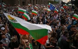 Protestatarii bulgari dau vina pe provocatori pentru turnura violentă a manifestațiilor