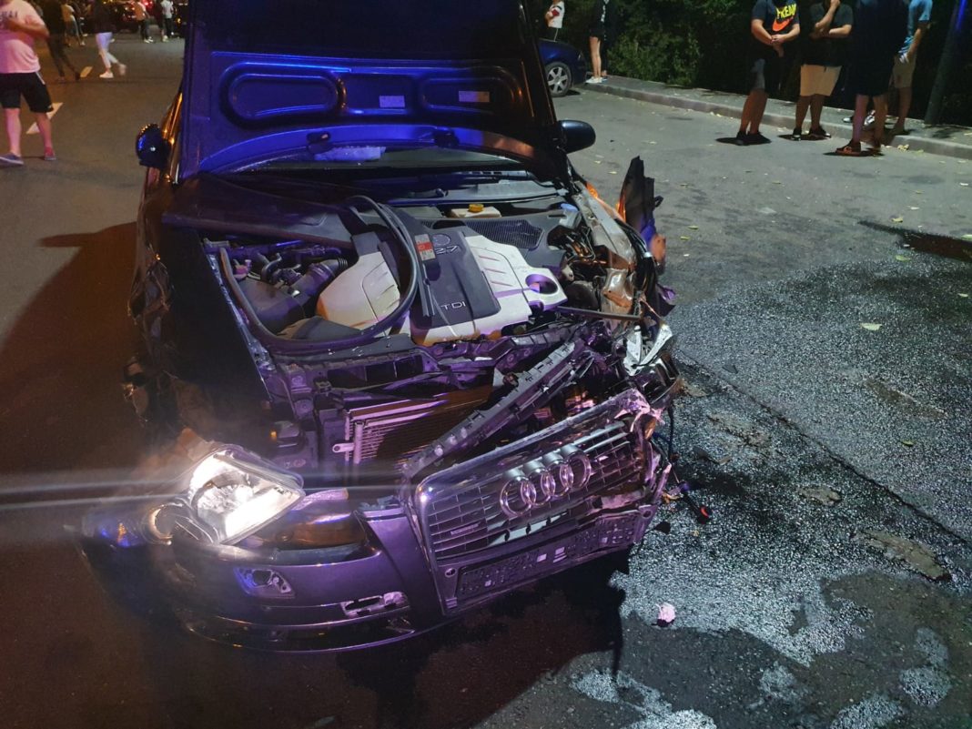 Cinci mașini au fost avariate azi noapte în urma unui eveniment rutier petrecut în cartierul vâlcean Ostroveni