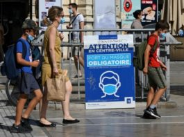 În unele oraşe din Franţa, măştile sunt obligatorii în spaţiile publice şi chiar pe străzi