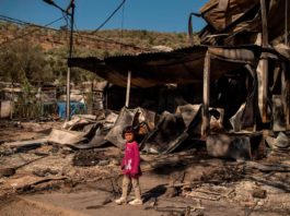 Incediul a distrus complet tabăra de migranţi Moria, de pe insula greacă Lesbos