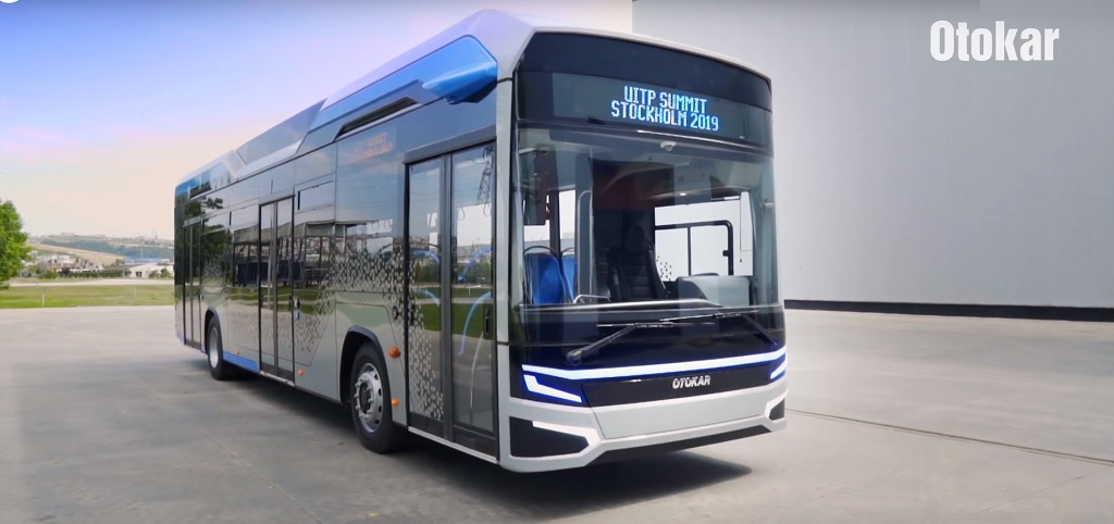 Licitaţia pentru achiziţionarea a 30 de autobuze electrice cu lungimea de circa 12 metri destinate transportului public din Craiova nu a fost suspendată. S-a prelungit doar termenul de depunere a ofertelor.