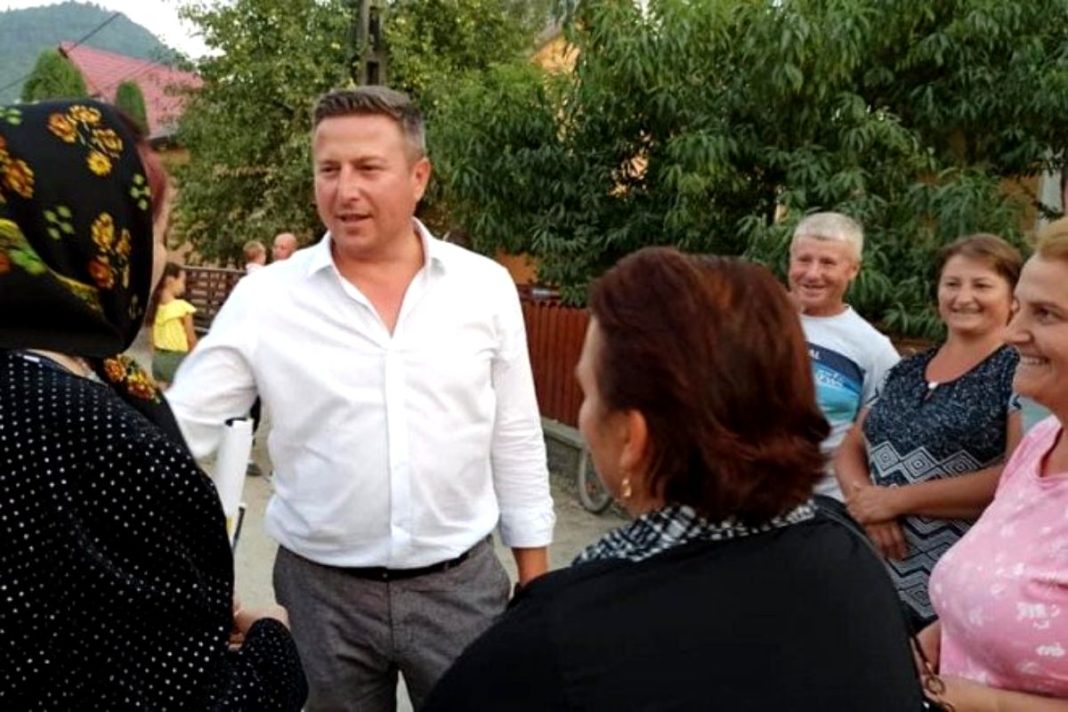 Încă un mandat pentru primarul care şi-a filmat fiica când o pedepsea