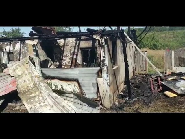Incendiu puternic la două anexe gospodărești din comuna Dobrun