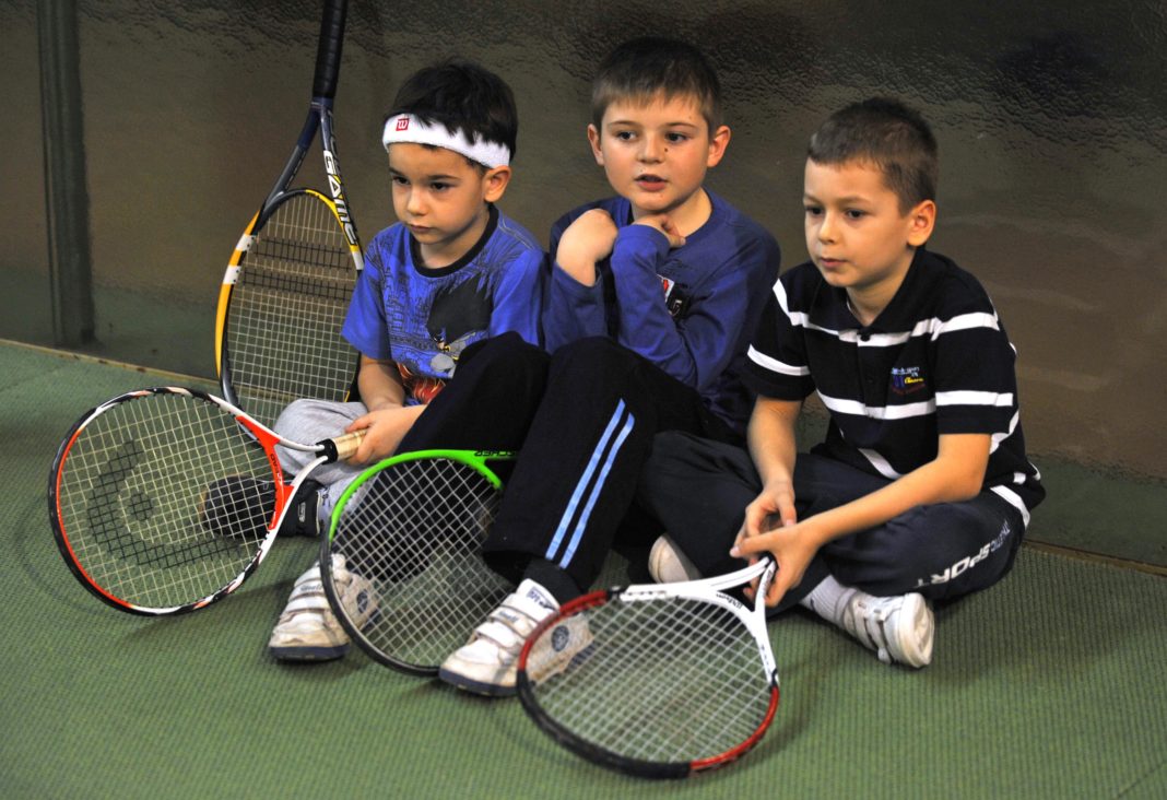 Copiii care vor să facă sport de performanţă primesc sprijin financiar de la guvern