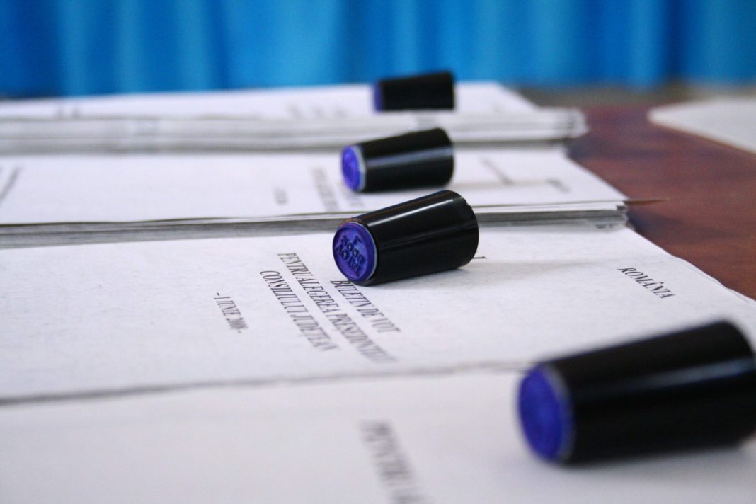 Gorj: Se ridică buletinele de vot pentru alegerile parlamentare
