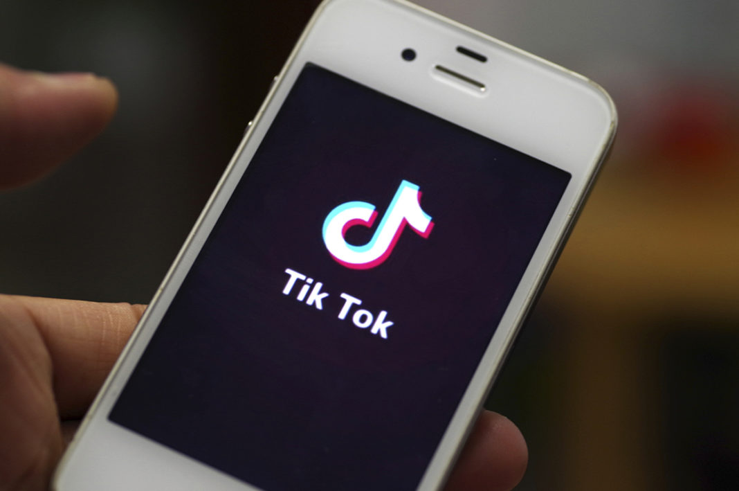 Aplicația TikTok, evaluată la 60 de miliarde de dolari, rămâne în SUA Aplicația TikTok, evaluată la 60 de miliarde de dolari, rămâne în SUA