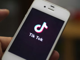 Aplicația TikTok, evaluată la 60 de miliarde de dolari, rămâne în SUA