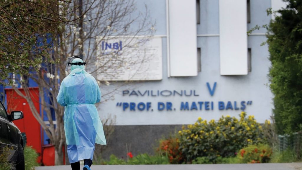 Un pacient cu COVID-19, internat la “Matei Balş”, s-a aruncat de la etaj