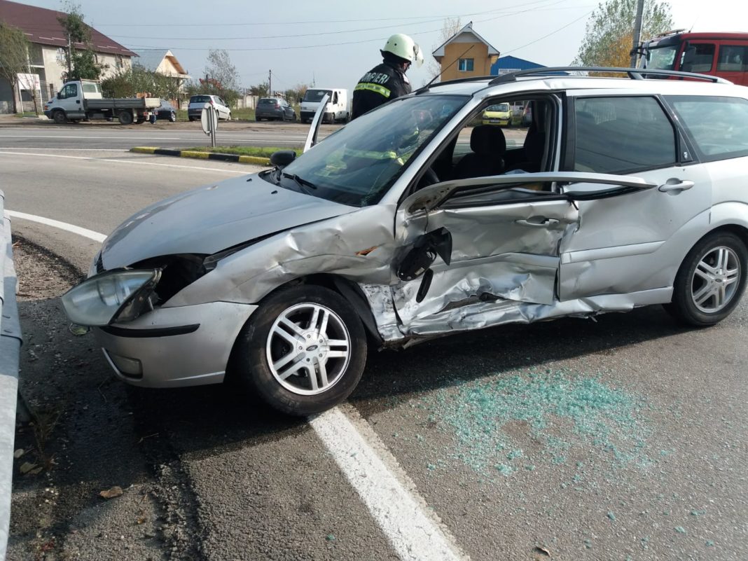 Trei răniți într-un accident rutier la Bobicești