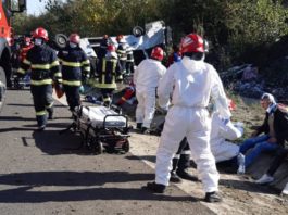 Accident grav pe A1 Sibiu-Deva. 10 persoane rănite, una a decedat