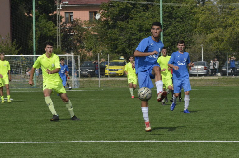 Liga Elitelor U19 / CSJ Ştiinţa U Craiova a spart gheaţa cu LPS Bihorul (galerie foto)