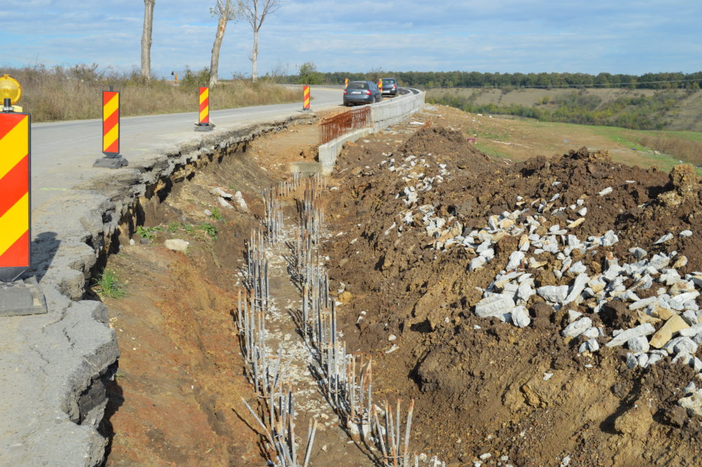 Modernizarea drumului Craiova - Cetate va costa mai puţin decât valoarea stabilită prin contract