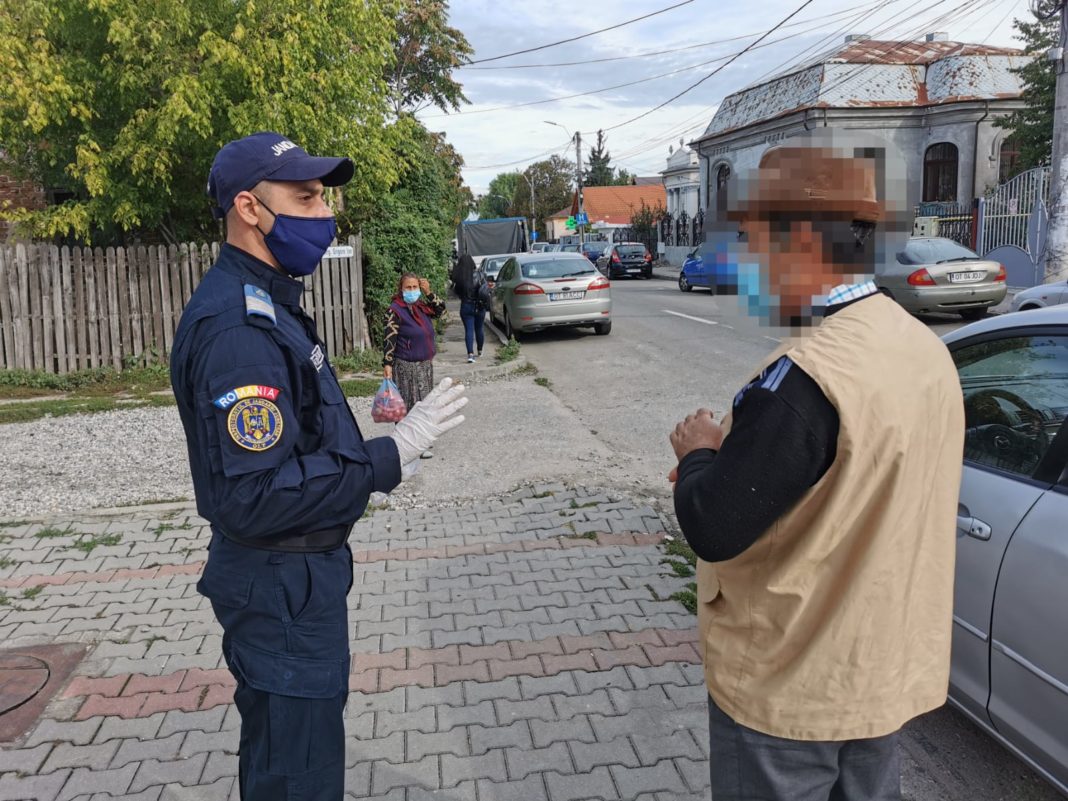 WhatsApp Image 2020-10-27 at 09.35.46 Jandarmii olteni au aplicat 269 de sancţiuni contravenţionale (207 avertismente şi 62 amenzi), în cuantum de 34.700 de lei
