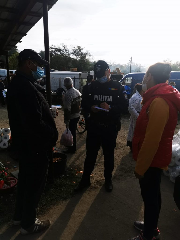 Poliţiştii au dat amenzi în Târgul de săptămână Făcăi