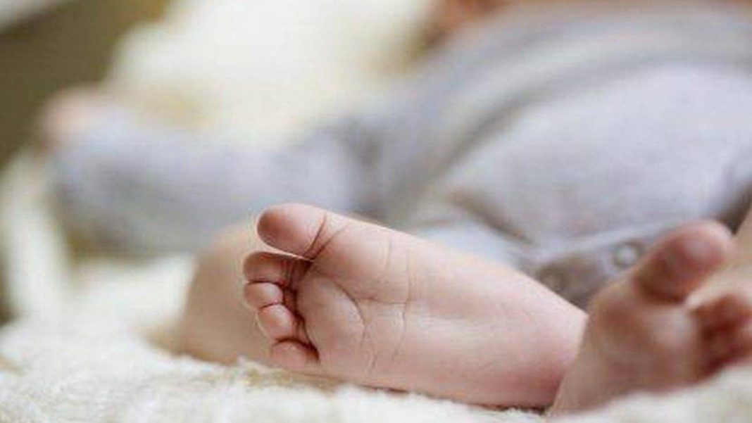 Bebeluș de șase săptămâni din Baia Mare, tratat pentru COVID la Cluj-Napoca