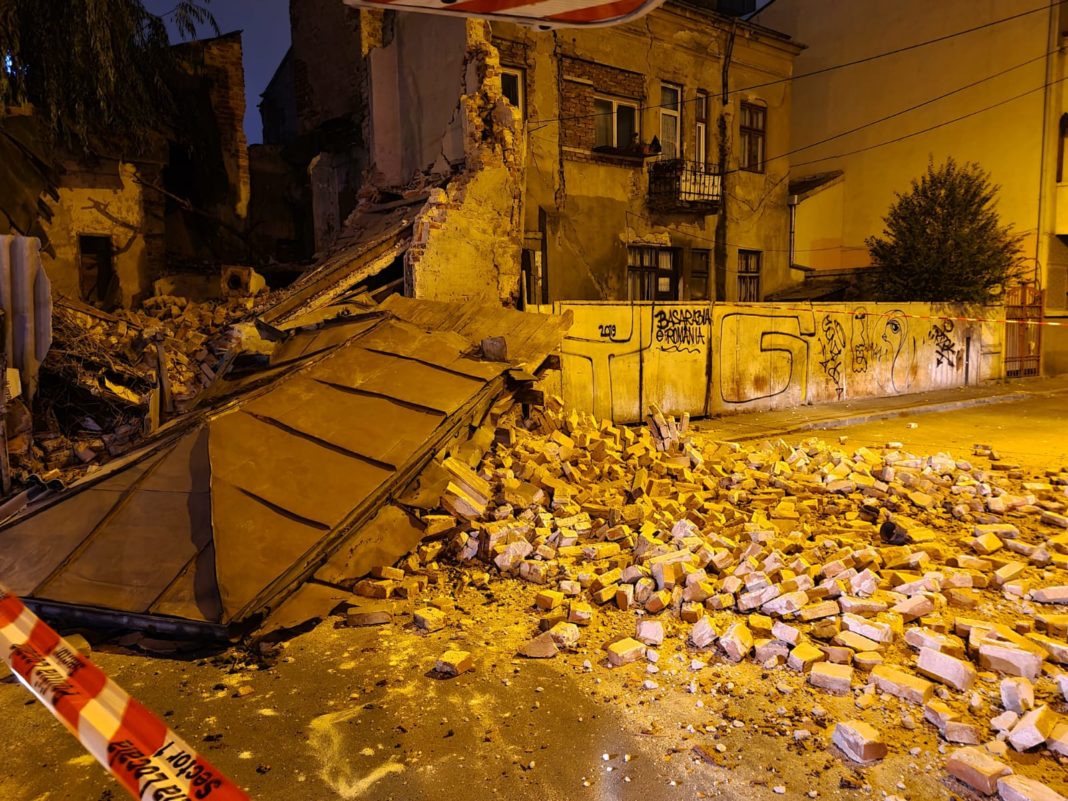 O clădire-monument s-a prăbușit în centrul Capitalei