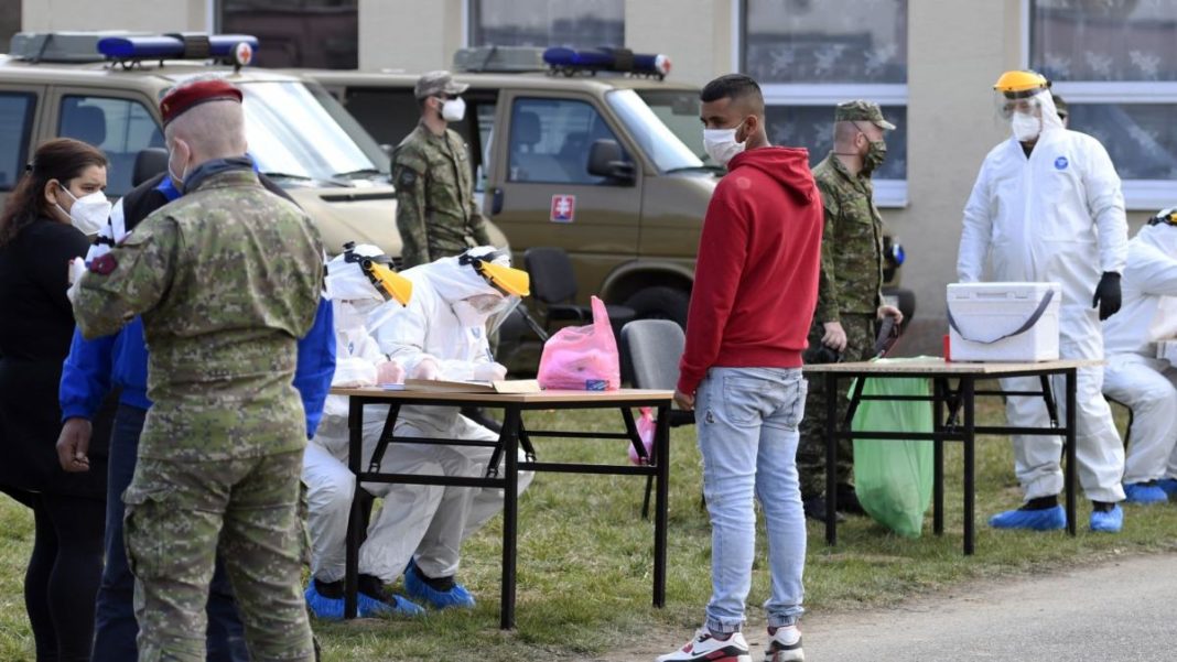 Slovacia a început testarea Covid-19 a întregii populaţii