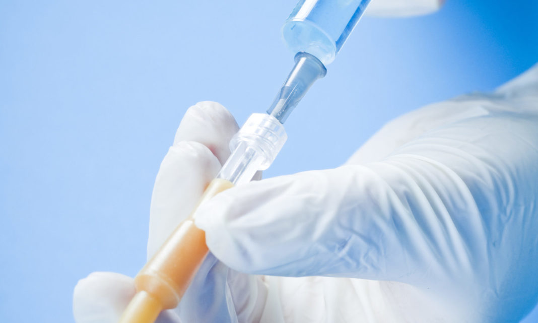 Cum funcționează vaccinul AstraZeneca și cum respectă instrucțiunile genetice