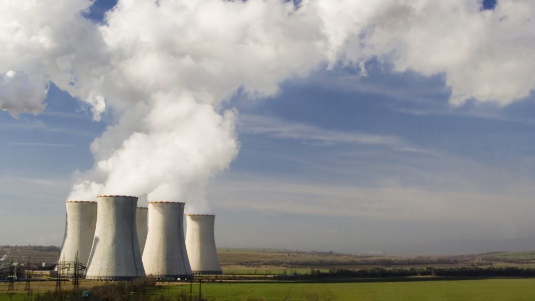 Legea care interzice vânzarea participațiilor statului timp de 2 ani a fost modificată de Guvern