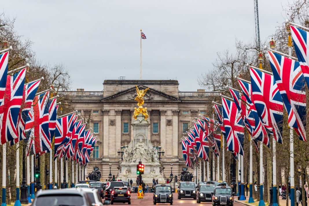 BREXIT: Câți români s-au înscris pentru ședere în Marea Britanie