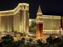 Magnatul casinourilor din Las Vegas vrea să-şi vândă hotelurile