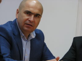 Ilie Bolojan vrea să dea afară jumătate din angajaţii Consiliului Judeţean Bihor