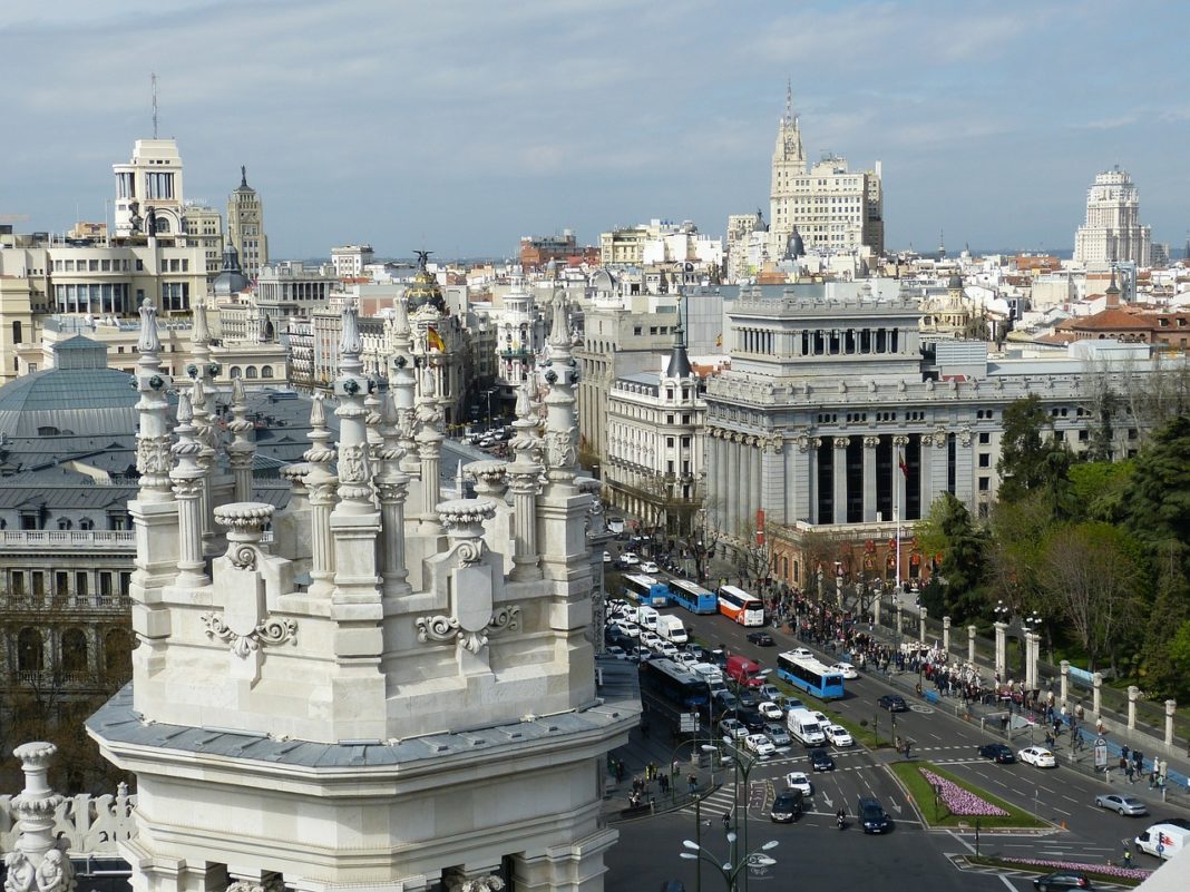 Toţi cei 3,3 milioane de locuitori ai Madridului intră în carantină, pentru a doua oară în acest an
