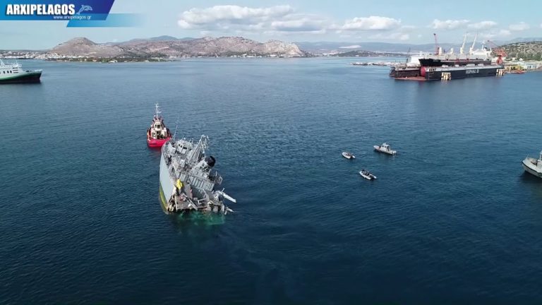 Accident naval în Grecia între o navă militară şi un vas comercial