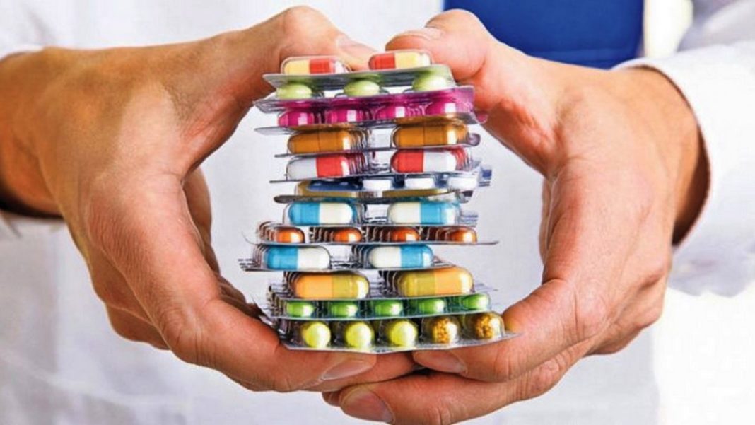 MS: Preţul medicamentelor esenţiale, media celor mai mici 3 preţuri din statele europene