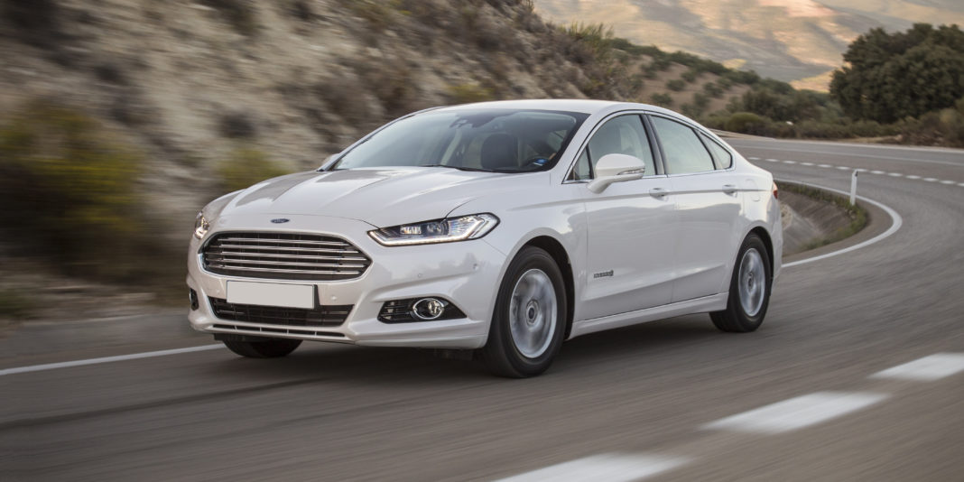 Ford renunță la motoarele convenționale pe benzină pentru Mondeo în favoarea versiunilor hibride