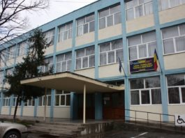 Liceul "C.D Neniţescu" din Craiova trece din scenariul verde în scenariul galben