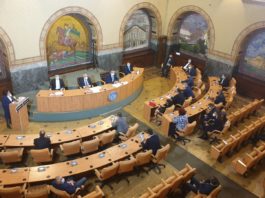 Majoritatea de dreapta din CL Craiova a luat inițiativa de definitivare a conducerii orașului, convocând ședința de definitivare a consiliului local, învestire a primarului ales, votare a viceprimarilor și organizare a comisiilor de specialitate.