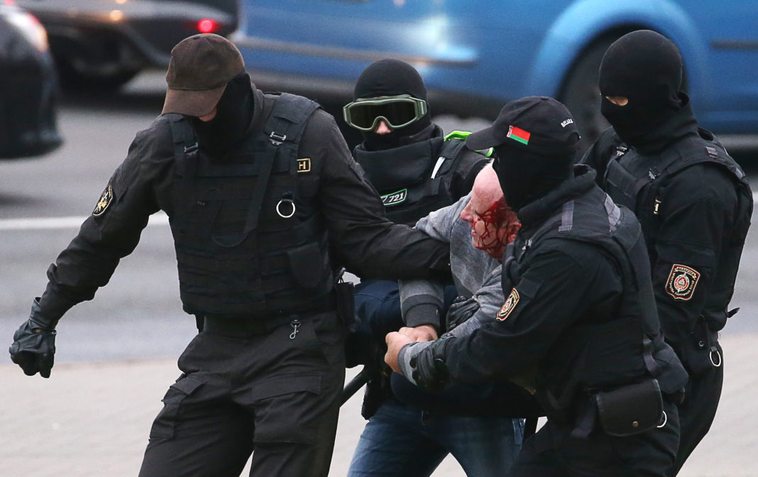 Intervenție brutală a forțelor de ordine împotriva opozanților lui Lukașenko