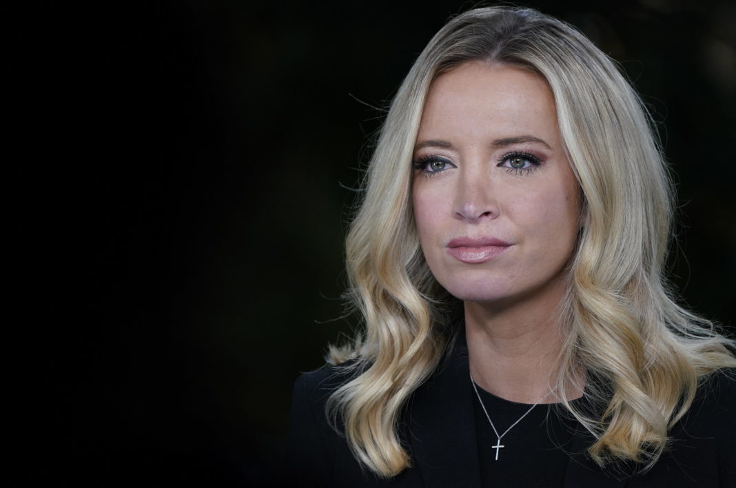 Purtătoarea de cuvânt a executivului american, testată pozitiv cu coronavirus Purtătoarea de cuvânt a executivului american, testată pozitiv cu coronavirus