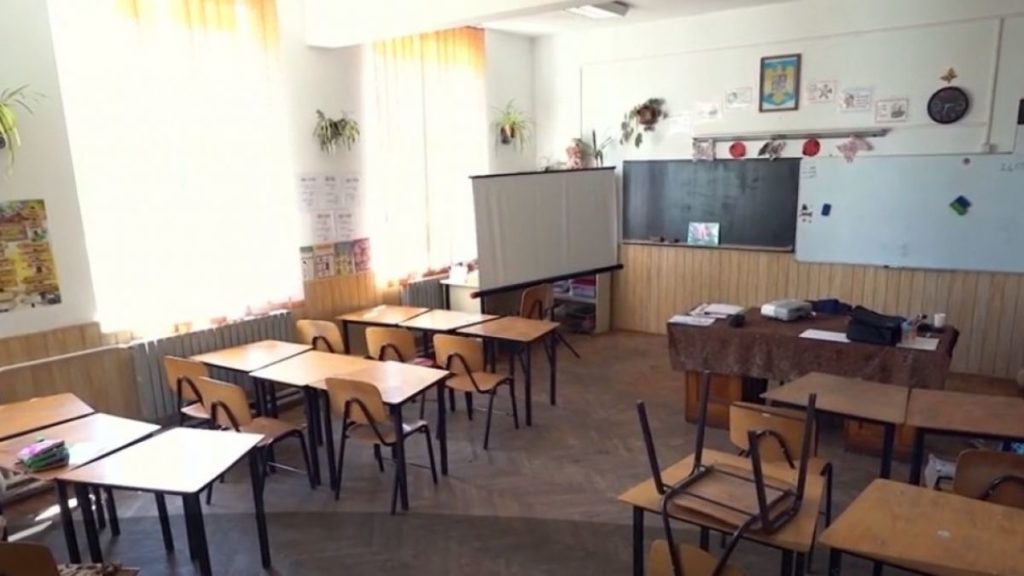 Școlile din București vor rămâne închise pentru încă două săptămâni