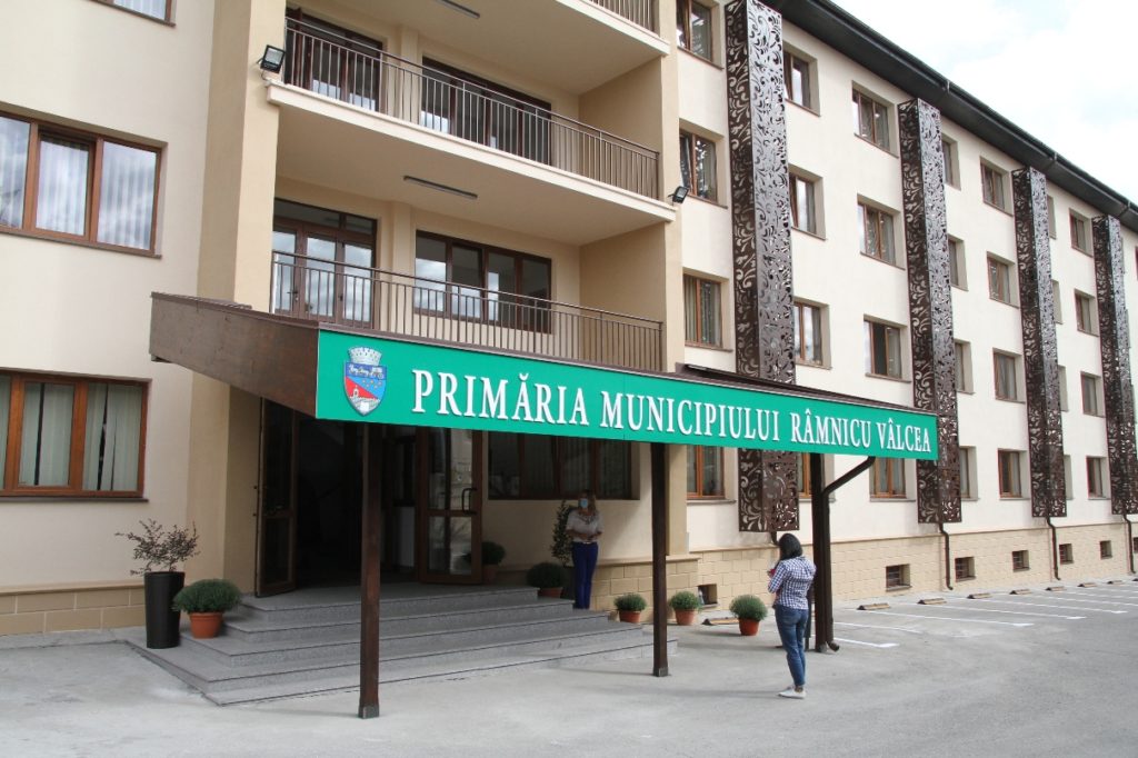 Registratura Primăriei Râmnicu Vâlcea s-a mutat în strada General Magheru