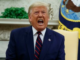 Anchetatorii federali îl suspectează pe Donald Trump că a încălcat o lege a spionajului care reglementează foarte strict deţinerea de documente confidenţiale