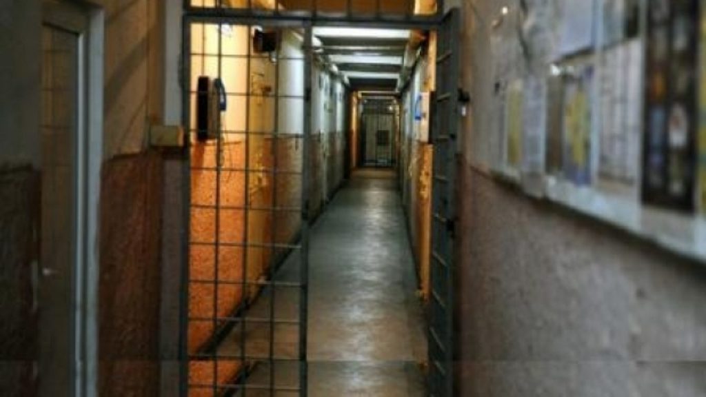 ANP: Peste 160 de deținuți și 130 de polițiști, confirmați cu COVID