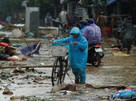 Peste 100 de morţi în urma inundaţiilor din Vietnam
