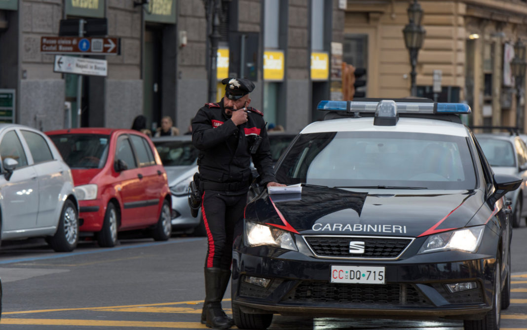 O româncă care lucra ca “badantă” a fost arestată în Italia