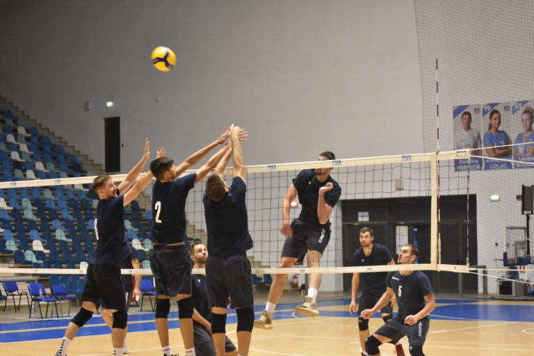Asta da poftă de volei! SCMU Craiova a „dat de pământ“ cu Brașovul