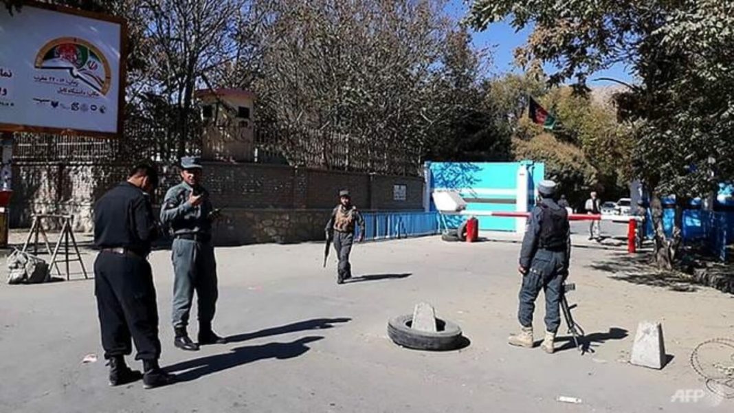 Atac armat sângeros la Universitatea din Kabul