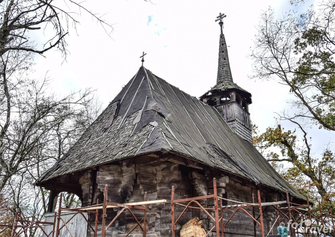 Ambulanța pentru Monumente restaurează și bisericile vechi