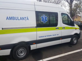 Spitalul de Psihiatrie ”Socola” a cumpărat prima ambulanţă din ultimii aproape 30 de ani