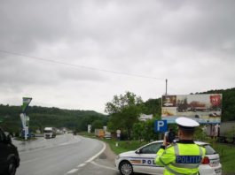 Un șofer prins de radar cu 147km/h s-a ascuns de polițiști într-o biserică