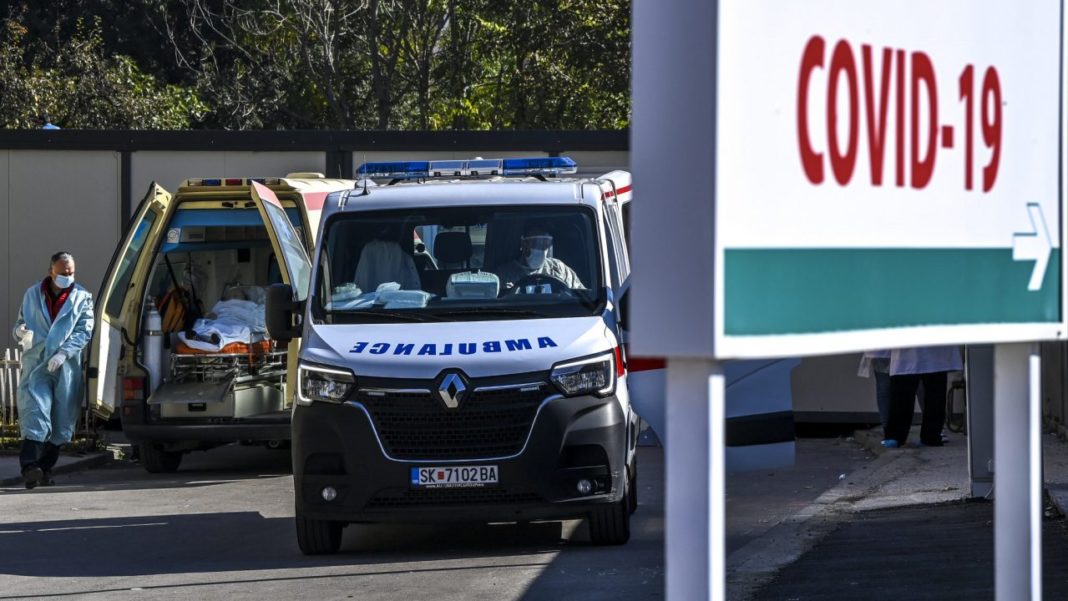 Bulgaria apelează la mașinile poliției pentru a transporta bolnavii Covid-19